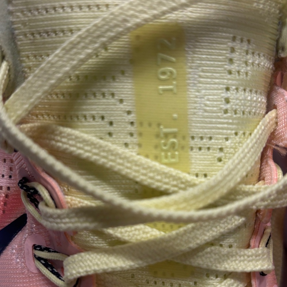 Nike Women's Peach and Black Sneakers GYM - Picture 15 of 17